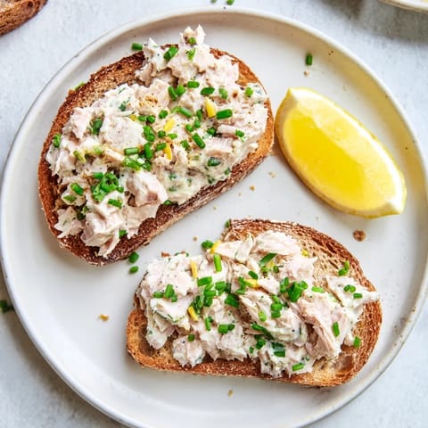 Karpfen Pâté mit Brot