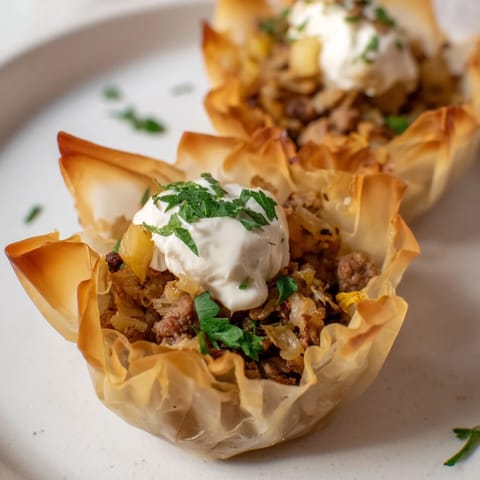 Leichte Bratwurst Sauerkraut Cups